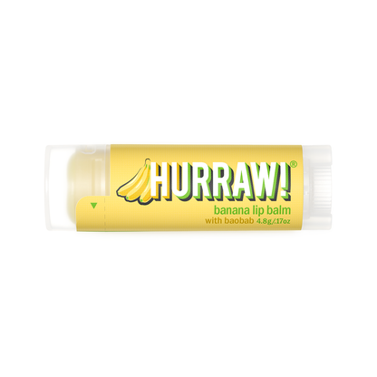 Hurraw banaan lippenbalsem productfoto op lichte achtergrond