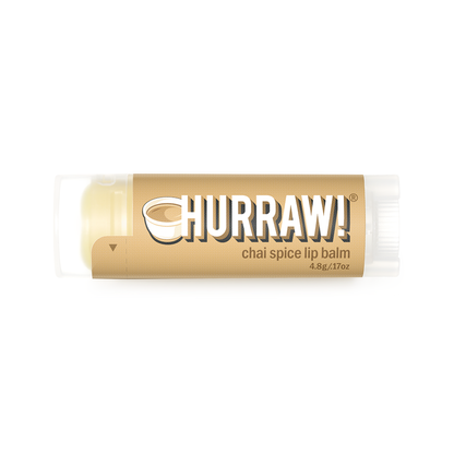 Hurraw Chai Spice lippenbalsem productfoto op lichte achtergrond