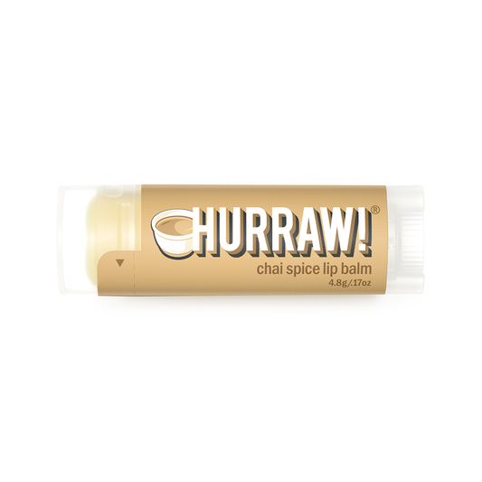 Hurraw Chai Spice lippenbalsem productfoto op lichte achtergrond