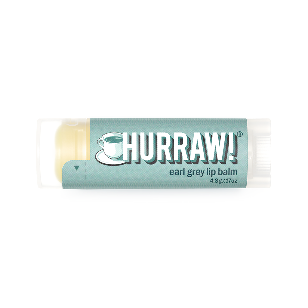 Hurraw Earl Grey lippenbalsem productfoto op lichte achtergrond
