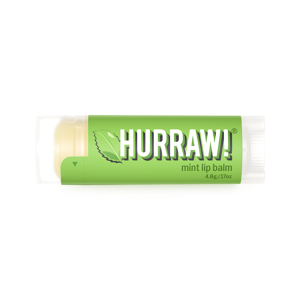 Hurraw mint lippenbalsem productfoto op lichte achtergrond