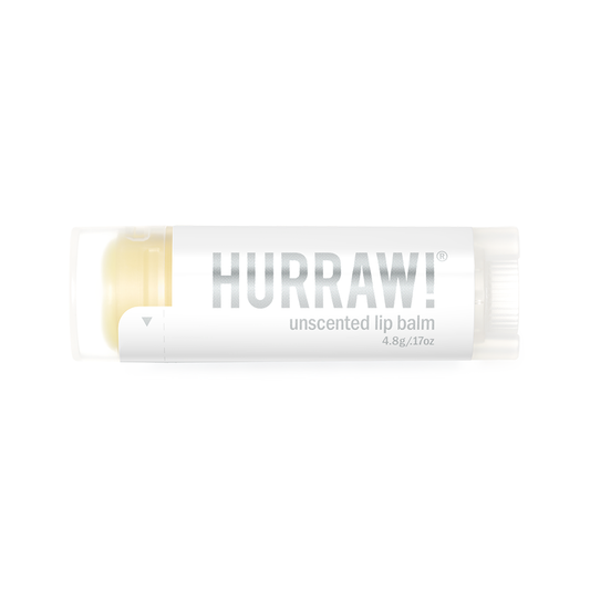 Hurraw ongeparfumeerde lippenbalsem productfoto op lichte achtergrond